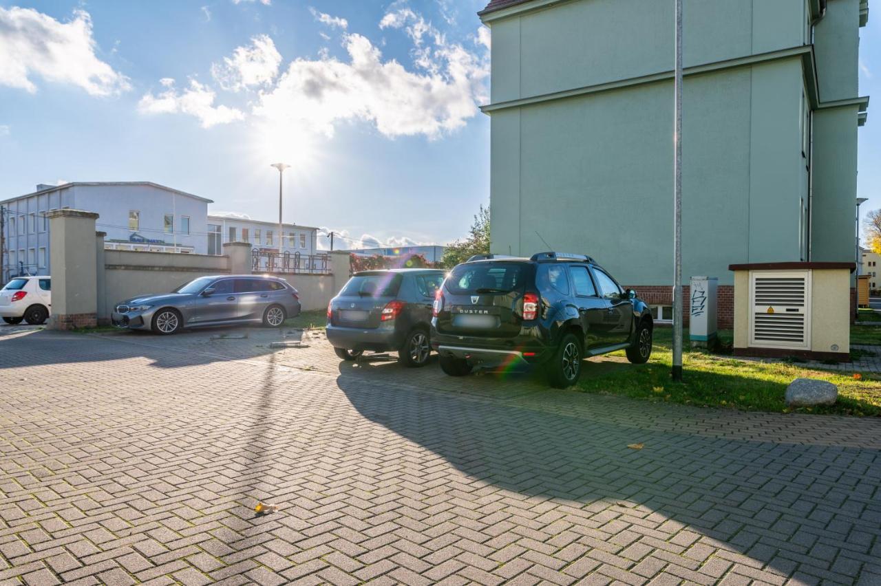 מגדבורג Ruhig - Privatparkplatz - Barrierearm Quiet - Private Car Park - Low Barrier מראה חיצוני תמונה